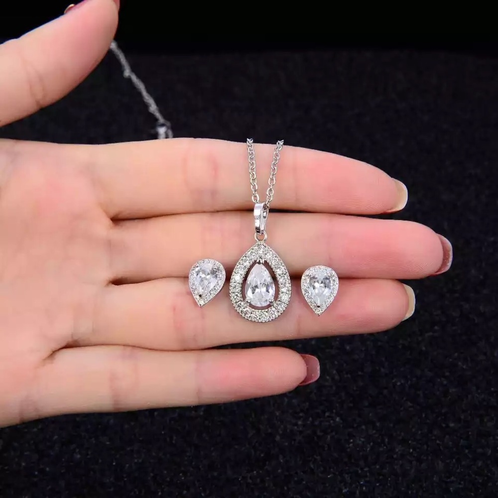 Stainless steel necklace & earrings set - Picture 3 of 6